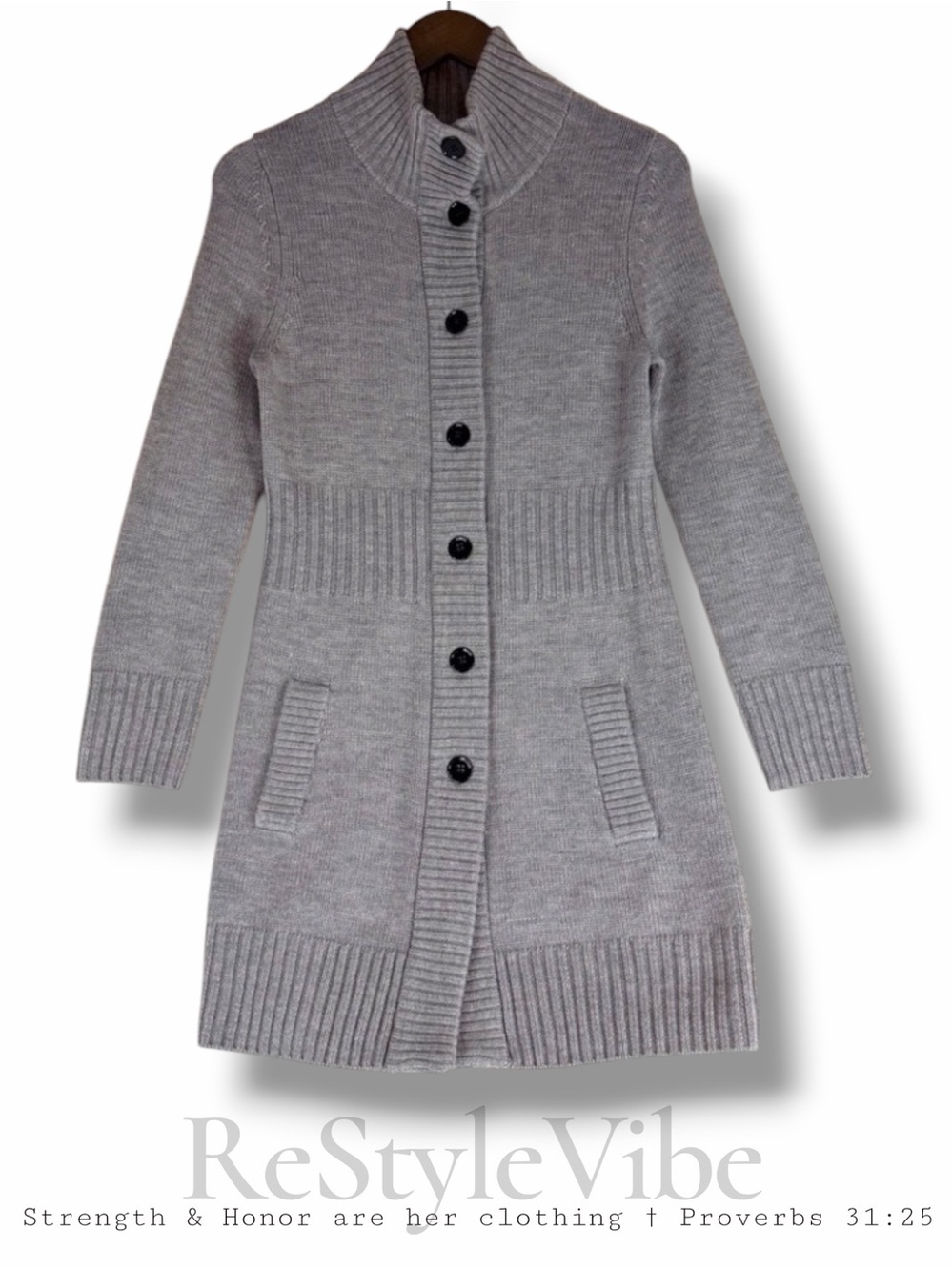 BANANA REPUBLIC Women’s Size S Sweater Cardigan 100% Merino Wool Button Close